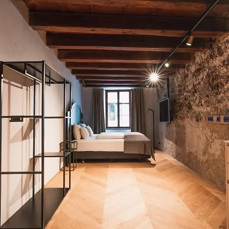 Aparthotel H5 Grauer Baer & 4*