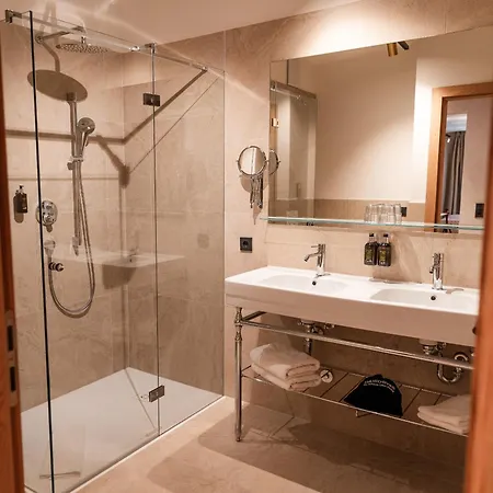 Aparthotel H5 Grauer Baer & 4*