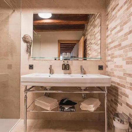 H5 Grauer Baer & Lejlighedshotel 4*