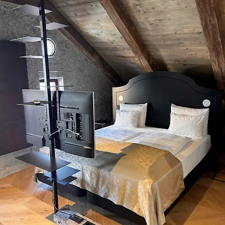 H5 Grauer Baer & *