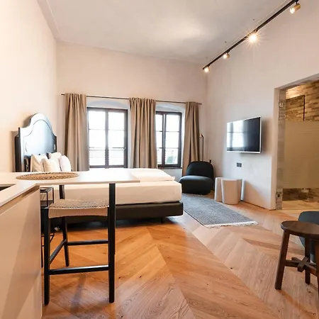 Apart Otel H5 Grauer Baer & İnnsbruck