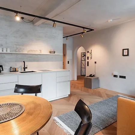 H5 Grauer Baer & 4* Ίνσμπρουκ