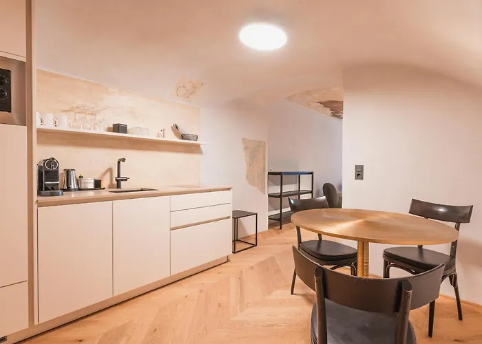 H5 Grauer Baer & 因斯布鲁克