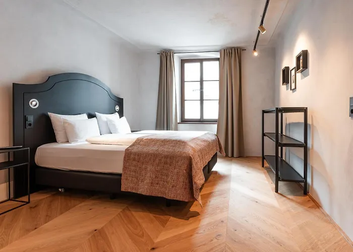 H5 Grauer Baer & 因斯布鲁克