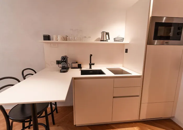 H5 Grauer Baer & إنسبروك